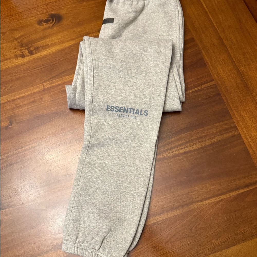 Essential Sweatpants - Picture 2 of 5